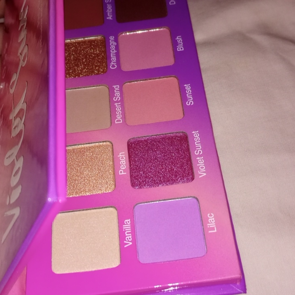 VIOLET VOSS EYESHADOW PALETTE
